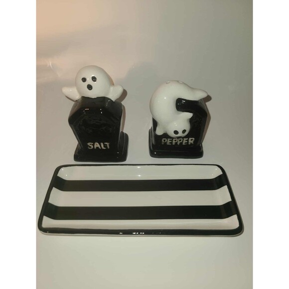 Jack O Lantern Halloween SALT & PEPPER SHAKERS Ghost Tombstone 3pc Set NIB NEW - Picture 1 of 6